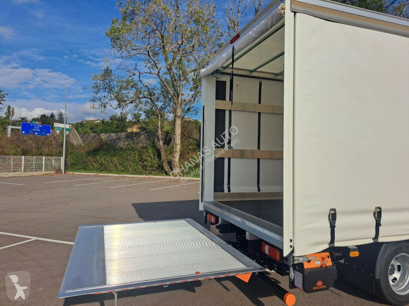 Véhicule utilitaire Iveco 35C18 180CV 3L PLSC...