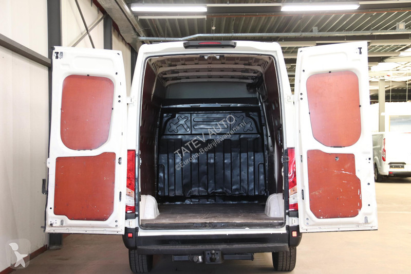 Autoutilitară Iveco 35S14V 2.3 L2H2 MET 3500 KG...
