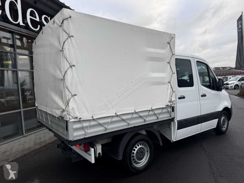 Véhicule utilitaire Mercedes 215 CDI DoKa 9G...