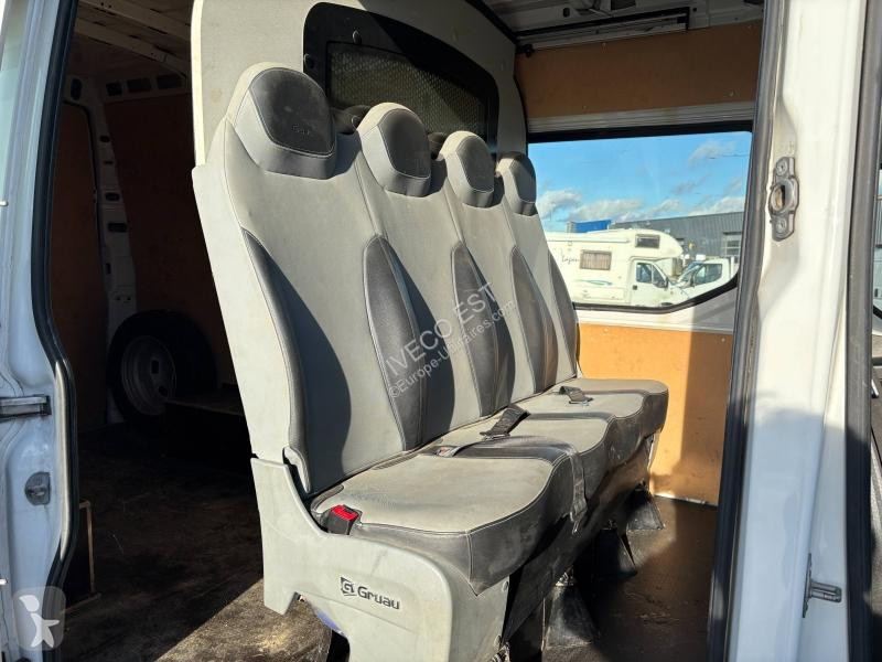 Autoutilitară Iveco 35C Fg 35C14 V12- FOURGON 7...