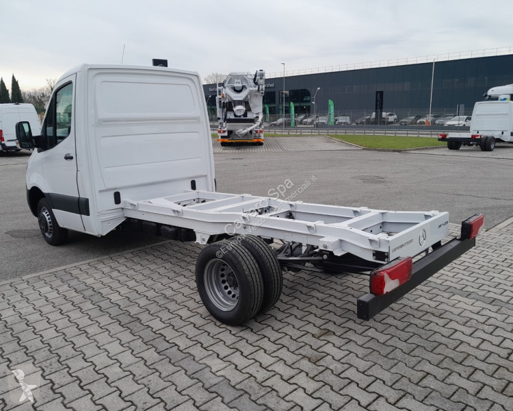 Véhicule utilitaire Mercedes Telaio Traz. Post