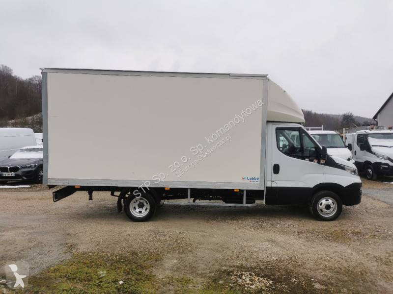 Autoutilitară Iveco