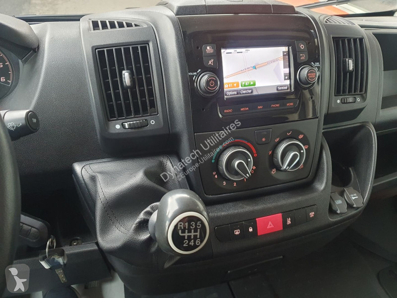 Véhicule utilitaire Peugeot BOXER FG 333 L1H1...