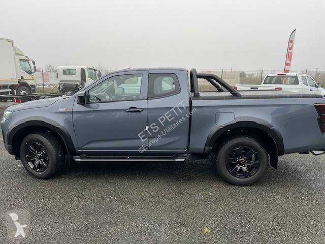 Véhicule utilitaire Isuzu