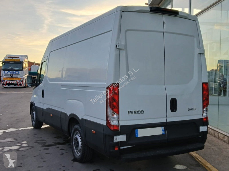 Autoutilitară Iveco  35S14 V 12m3