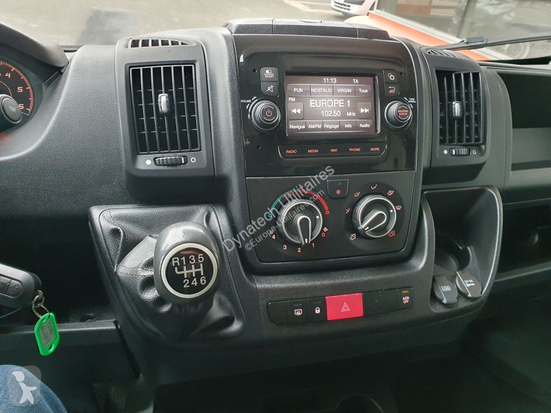Furgoneta Citroën JUMPER FG 33 L2H2 2.2 BLUEHDI...