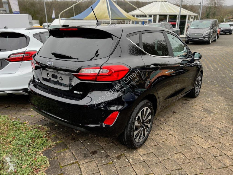 Užitkové vozidlo Ford 1.0 EcoBoost Titanium...
