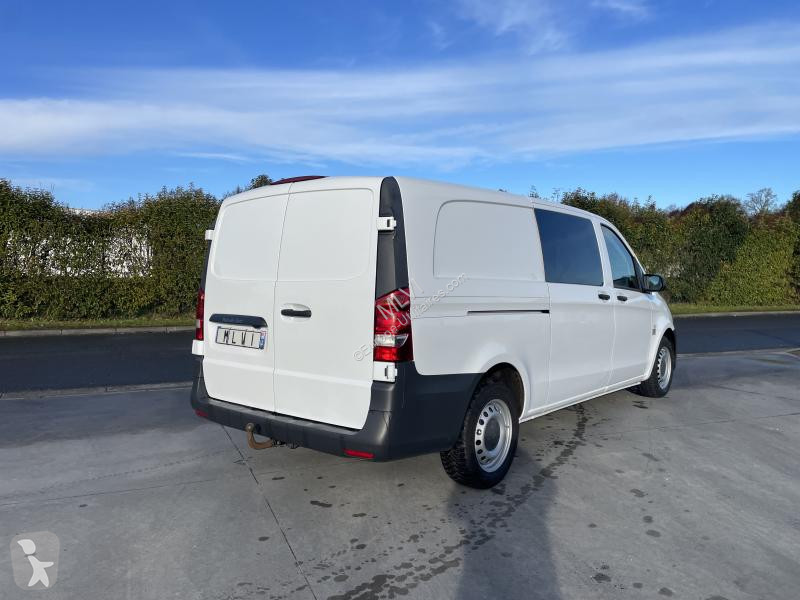 Véhicule utilitaire Mercedes Vito