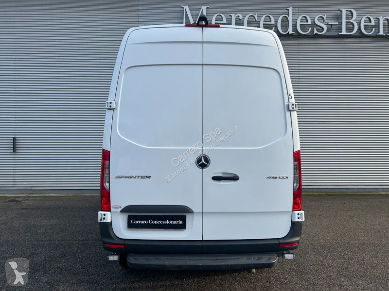 Véhicule utilitaire Mercedes III