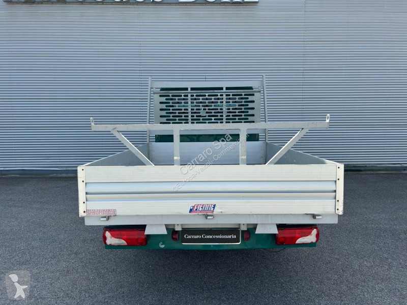 Véhicule utilitaire Mercedes III