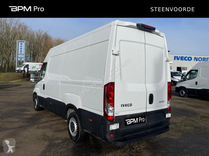 Véhicule utilitaire Iveco 35S Fg Fourgon Tôlé...