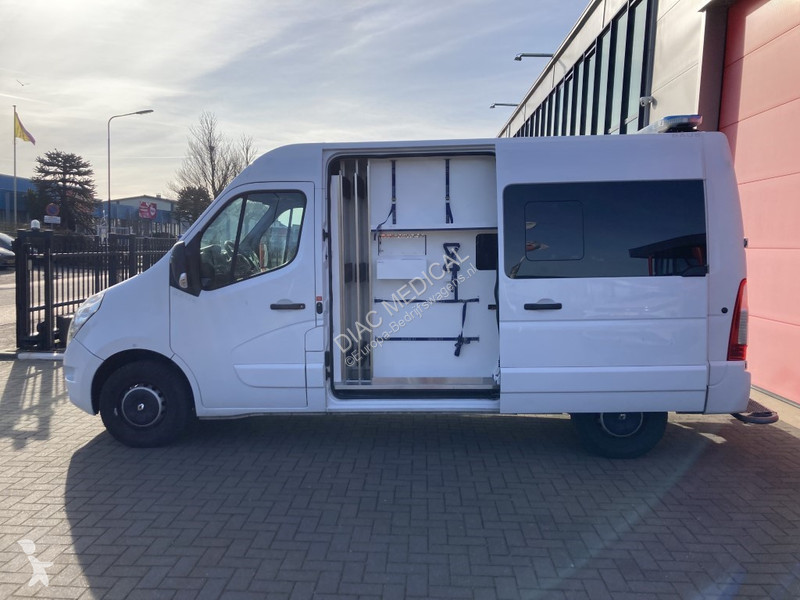 Furgoneta Renault T33 2.3 dCi L2H2 Ambulance...
