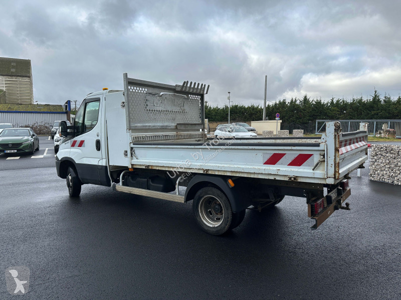 Veículo utilitário Iveco RJ 130 CV COFFRE A...
