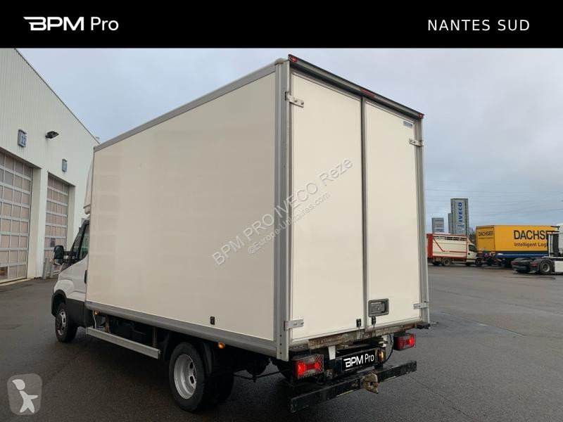 Véhicule utilitaire Iveco CCb 35C18H...