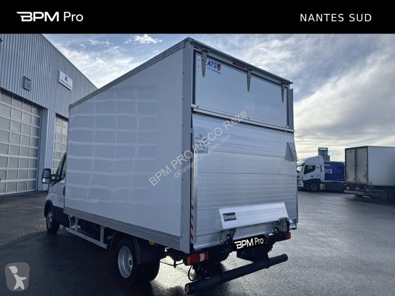 Véhicule utilitaire Iveco CCb 35C16H3.0...
