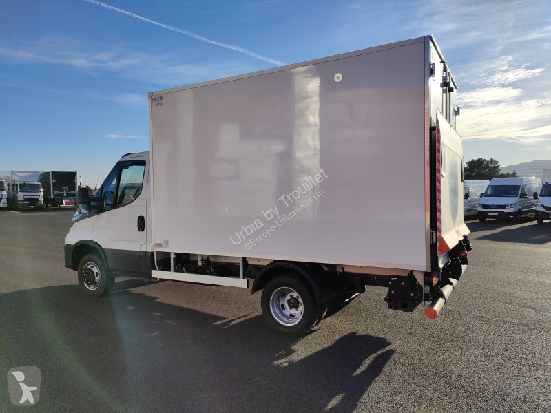 Véhicule utilitaire Iveco FRIGO 12M3 160 CV...