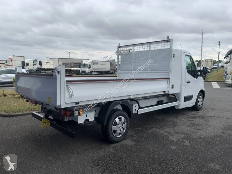 Véhicule utilitaire Nissan