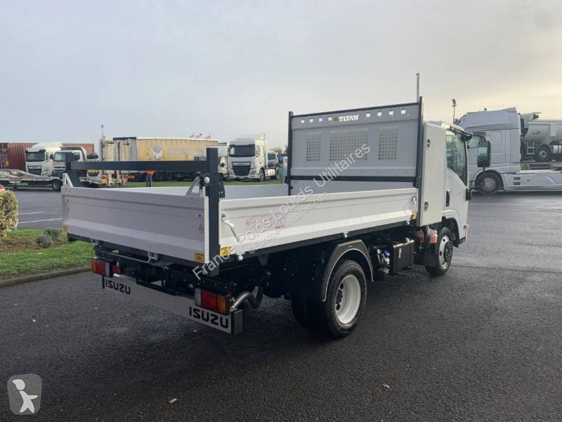 Véhicule utilitaire Isuzu