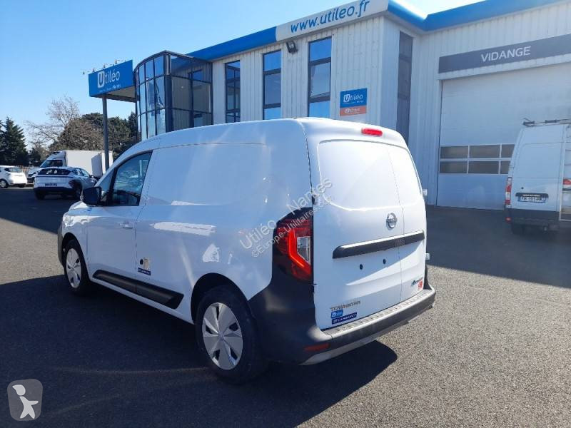 Véhicule utilitaire Nissan