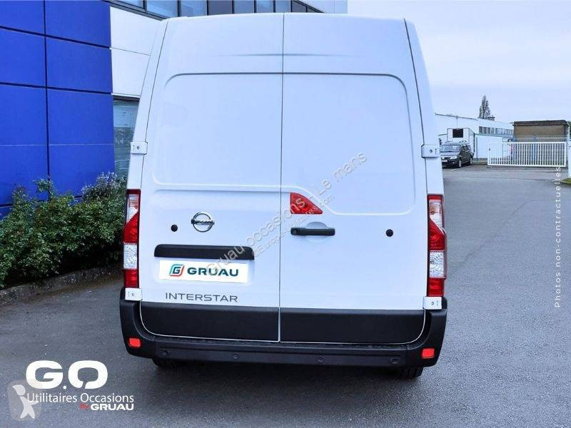Véhicule utilitaire Nissan