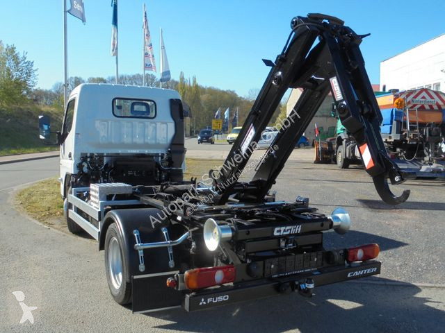 Véhicule utilitaire Fuso 6S15