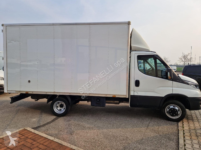 Veicolo commerciale Iveco DAILY 35C14H BOX