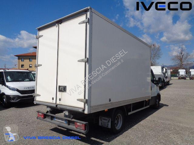 Veículo utilitário Iveco DAILY