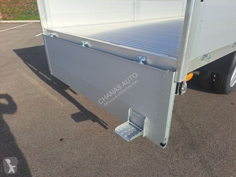 Veicolo commerciale Iveco 35C18H8 180CV 3L...