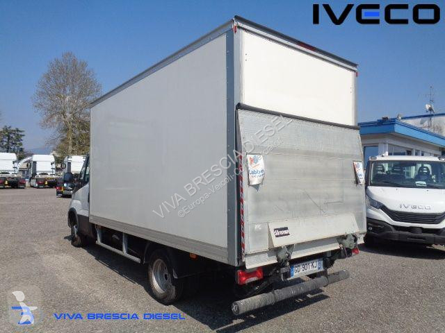 Veículo utilitário Iveco DAILY