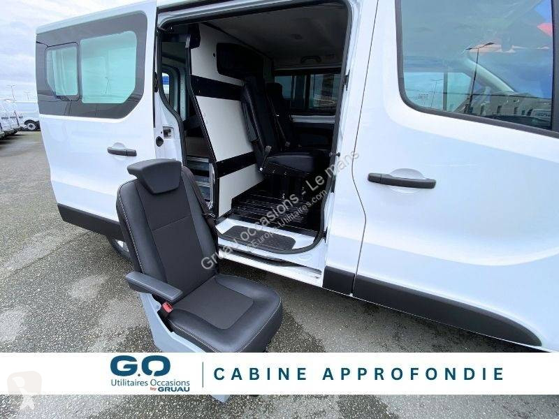 Véhicule utilitaire Nissan