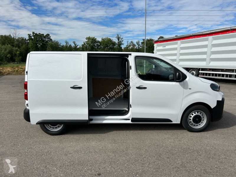 Autoutilitară Fiat Scudo  M BlueDHi 120 6-Gang