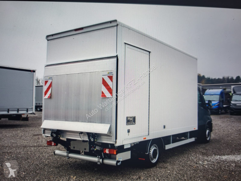 Veículo utilitário Iveco 180 35S18 LBW BÃR