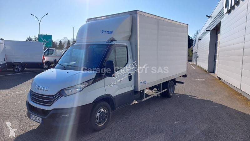 Véhicule utilitaire Iveco 35C16