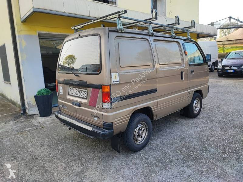 Autoutilitară Suzuki