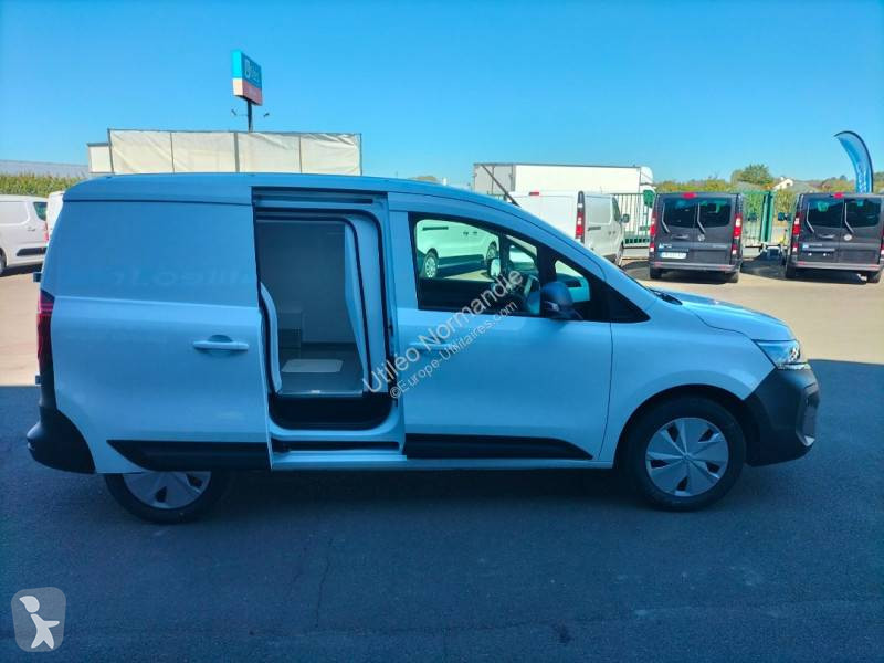 Véhicule utilitaire Nissan