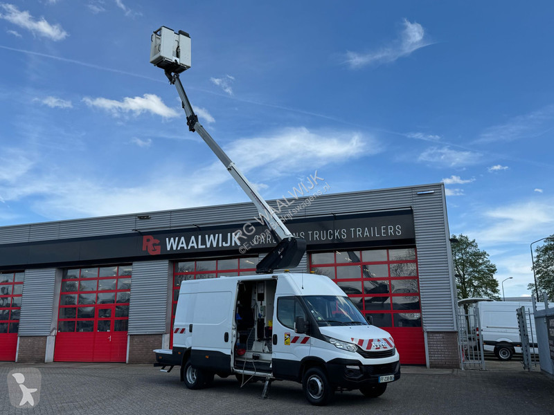 Nyttofordon Iveco 2 persoonslift, 15 meter...