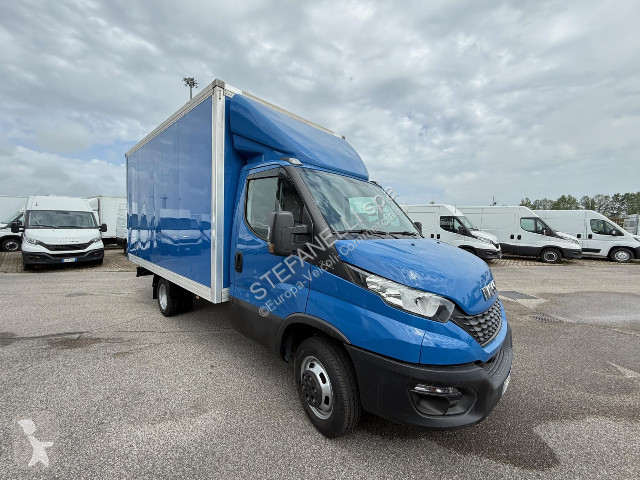 Veicolo commerciale Iveco DAILY 35C16H BOX