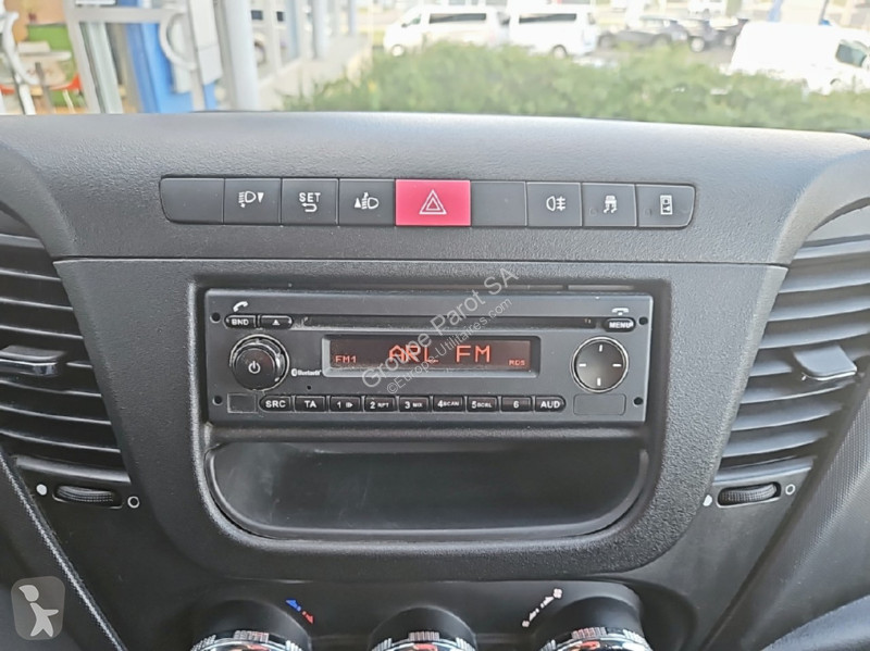 Véhicule utilitaire Iveco 35S14 V13 7 places