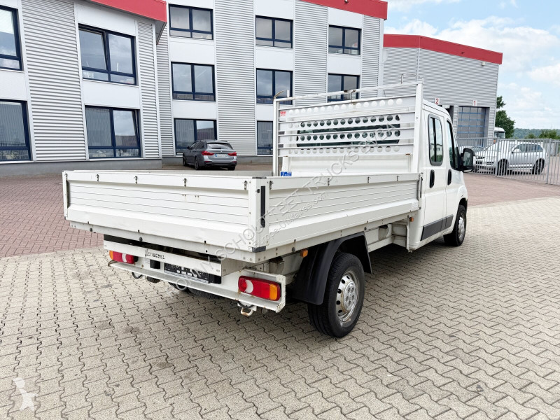 Véhicule utilitaire Peugeot Boxer 4x2 Doka...