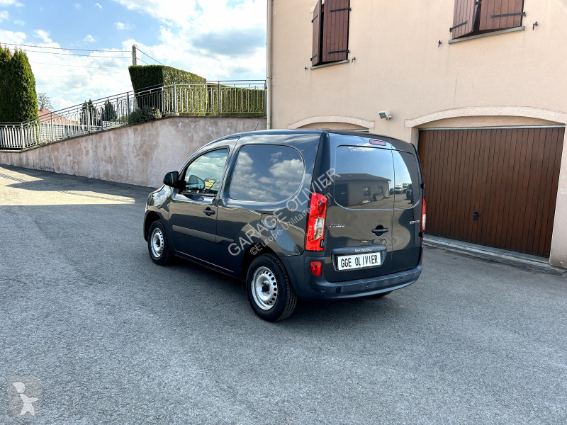 Véhicule utilitaire Mercedes Compact 109 1.5...