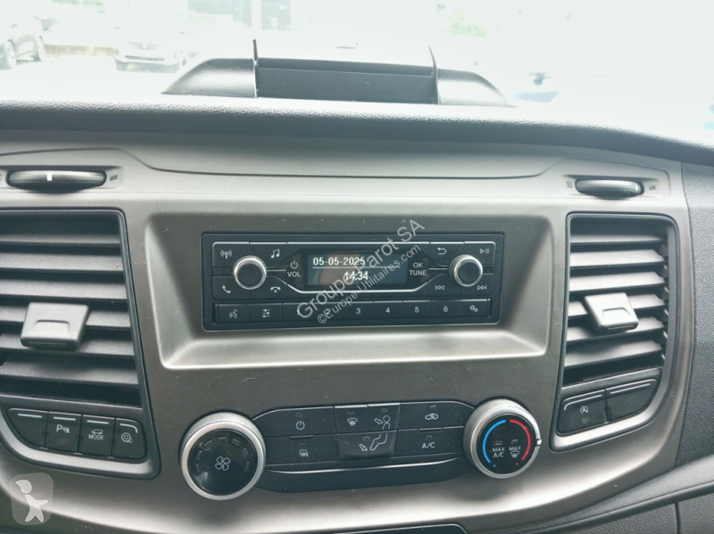 Véhicule utilitaire Ford 300 L2H1 2.0 EcoBlue...