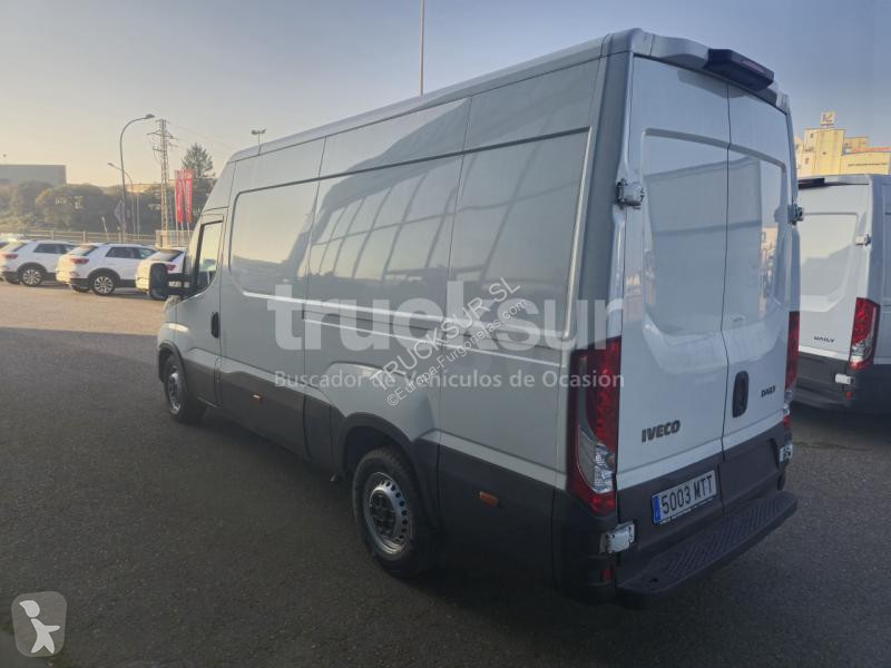 Užitkové vozidlo Iveco  DAILY 35S16V 12M3