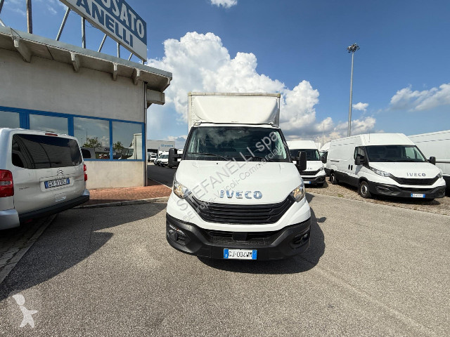Furgoneta Iveco DAILY 35C14H BOX + SPONDA