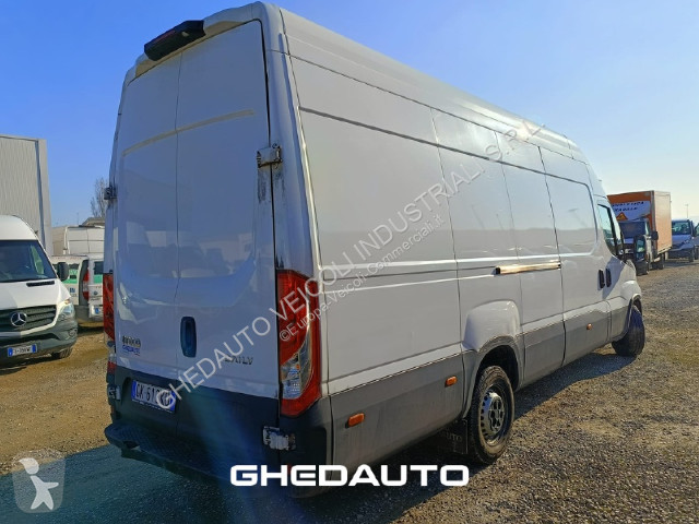 Autoutilitară Iveco Daily V 35.14 2022 - Daily...