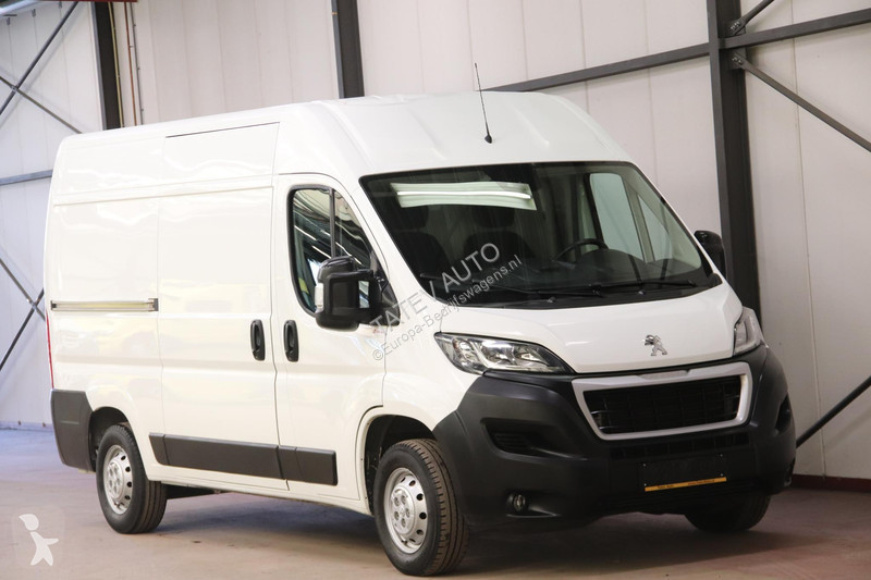 Véhicule utilitaire Peugeot 2.2 120PK L2H2...
