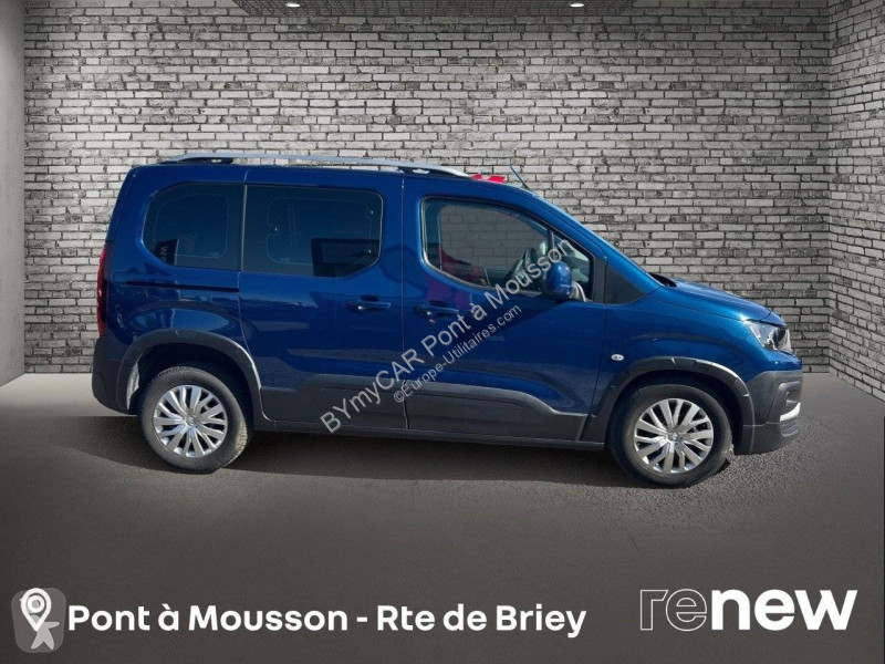 Autoutilitară Peugeot Rifter Standard BlueHDi...