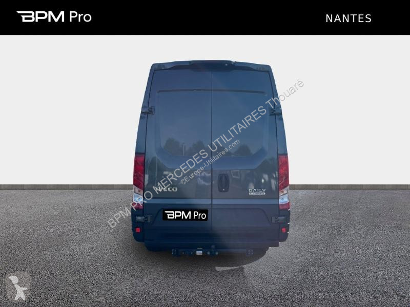 Veicolo commerciale Iveco 35S Fg 35S21H V12...