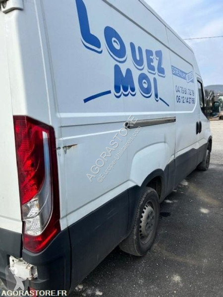 Veicolo commerciale Iveco 35-150