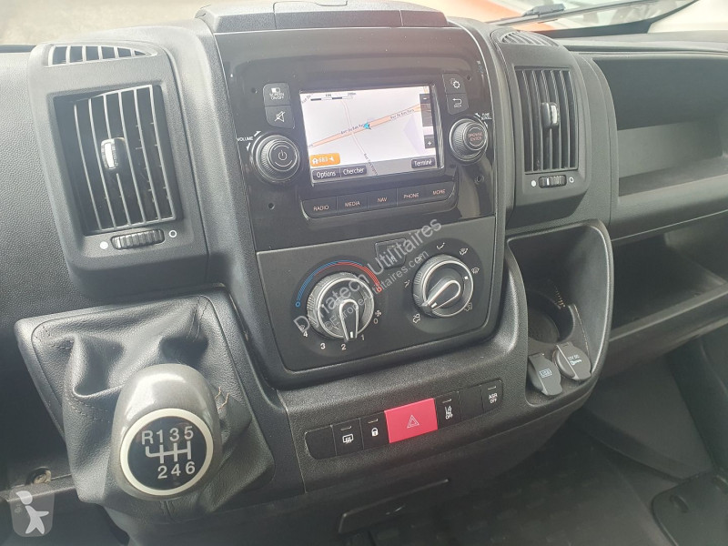 Autoutilitară Peugeot BOXER FG 333 L2H2 2.2...