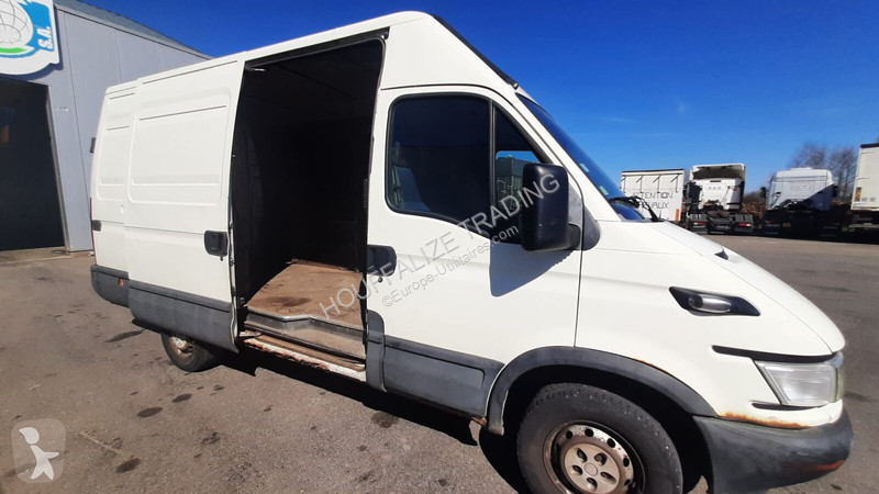 Veicolo commerciale Iveco 35S12